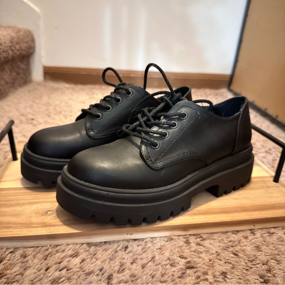 Black Donna platform oxfords